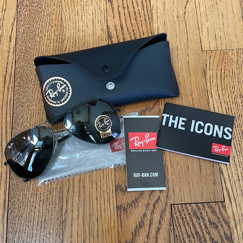 NEW! Authentic Black Rayban Aviators